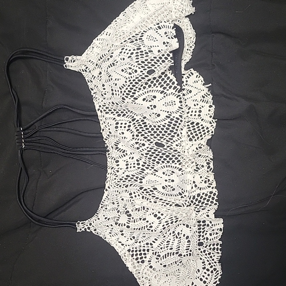 5/$20**YMI Size Medium Black With White Over Top Bikini Top